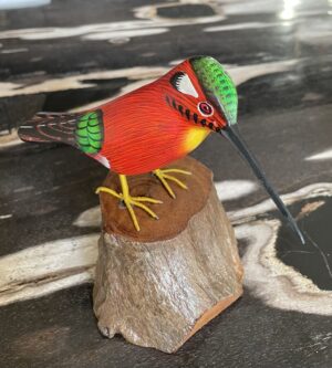 Oiseau peint à la main 10cm sur socle en bois rouge et vert