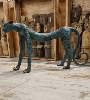 Guépard en bronze massif L=40cm